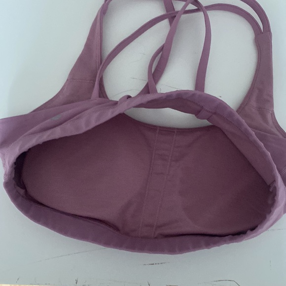 Lululemon pink sports bra - Picture 3 of 3
